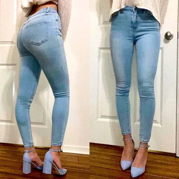 Showpo Christina Skinny Jeans in Light Wash Denim - Picture 2 of 13